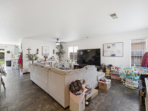 4th image of 3031 W Payson Avenue