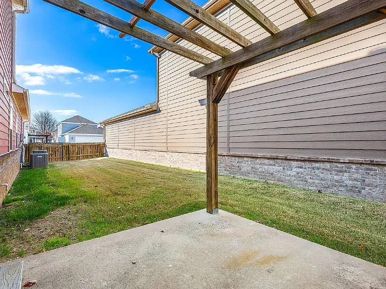 537 N Keats Dr — Photo 13