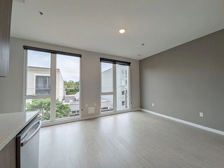Division 31 Apartments — Photo 4