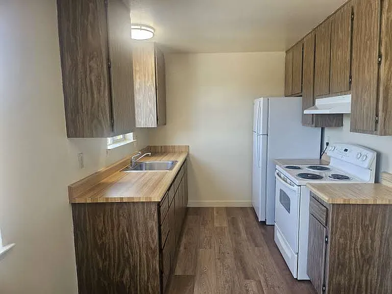 323 Brosnan Ct — Photo 8