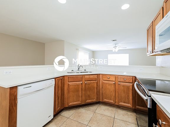 5th image of 480 Danube Dr