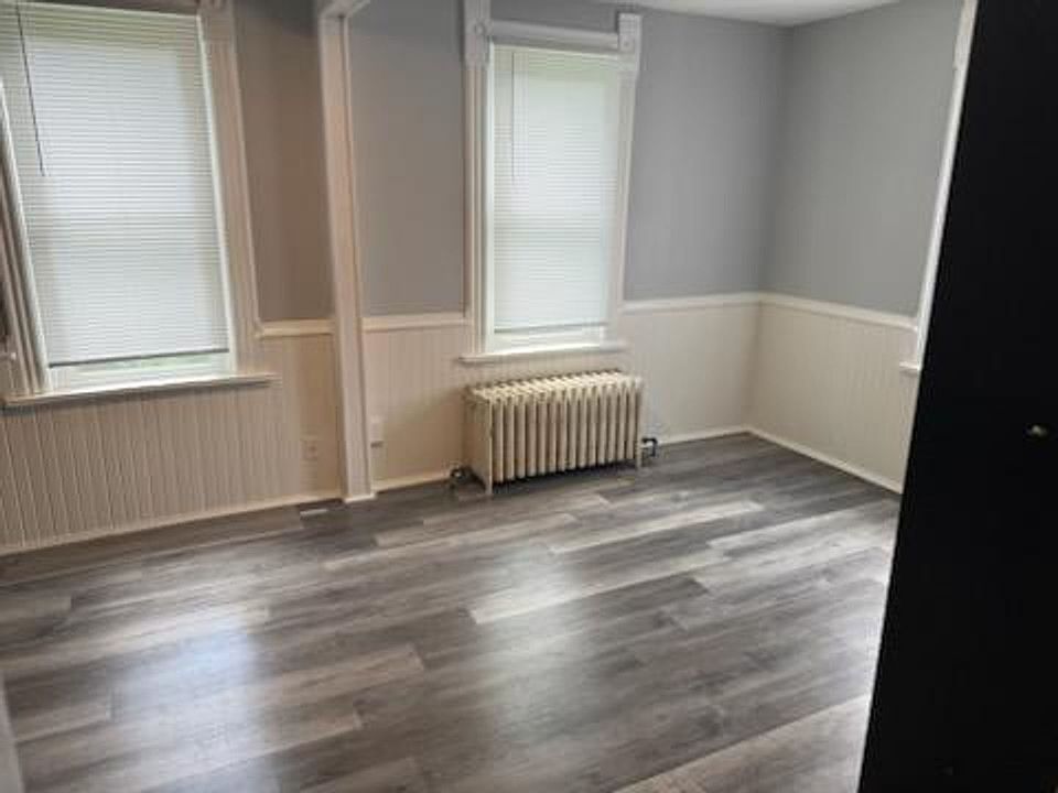 1st image of 5036 S 92nd St #2
