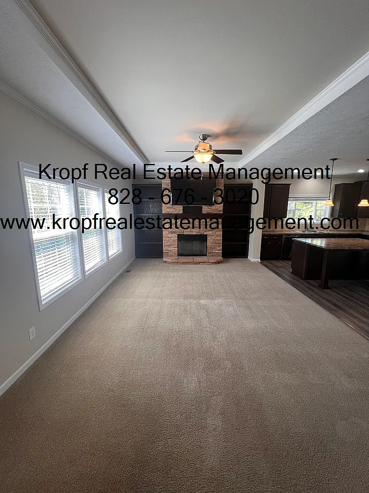 2 bed, 1944 sqft, $2,100 — Photo 2