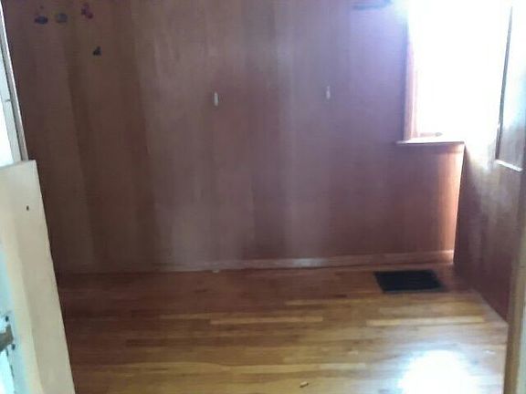 5th image of 77 Jefferson St