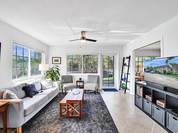 4th image of 1940 NE 2nd Avenue #205J