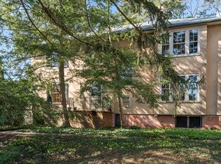 12 Saint Ronan Ter, New Haven, CT 06511