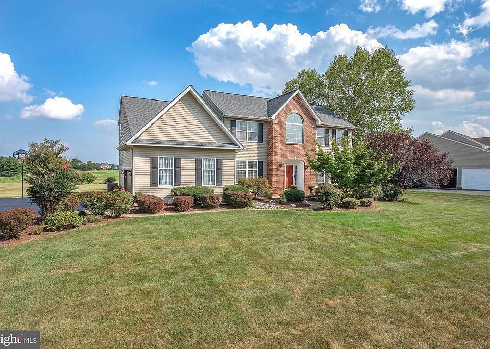 1st image of 327 Clayton Manor Dr