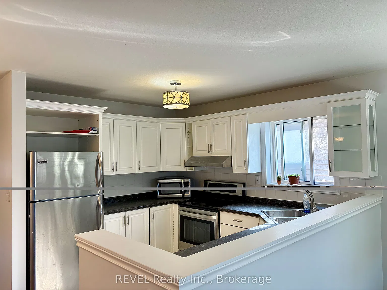 3 bed, $2,600 — Photo 4