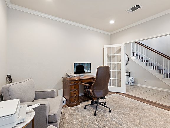 5th image of 2400 Narrow Valley Dr
