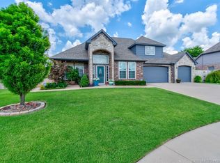 107 Prairie Ridge Ct, Bartlesville, OK 74006