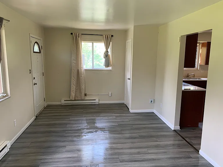7542 Woodlawn Ave — Photo 7