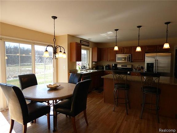 3rd image of 8295 Blue Jay Dr