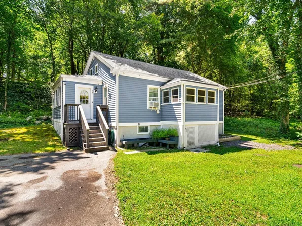 48 Valley Rd, Lexington, MA 02421