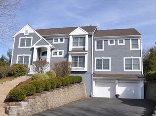39 Baldwin Dr, Berkeley Heights, NJ 07922