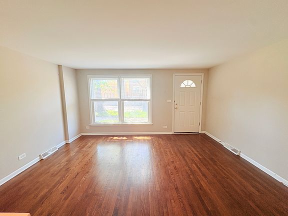 4th image of 7921 S Greenwood Ave