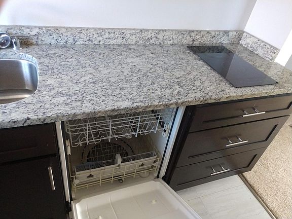 5th image of 821 Vine St #301