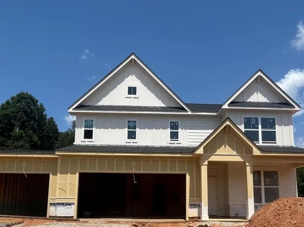 354 Flying Eagle Dr, Commerce, GA 30529