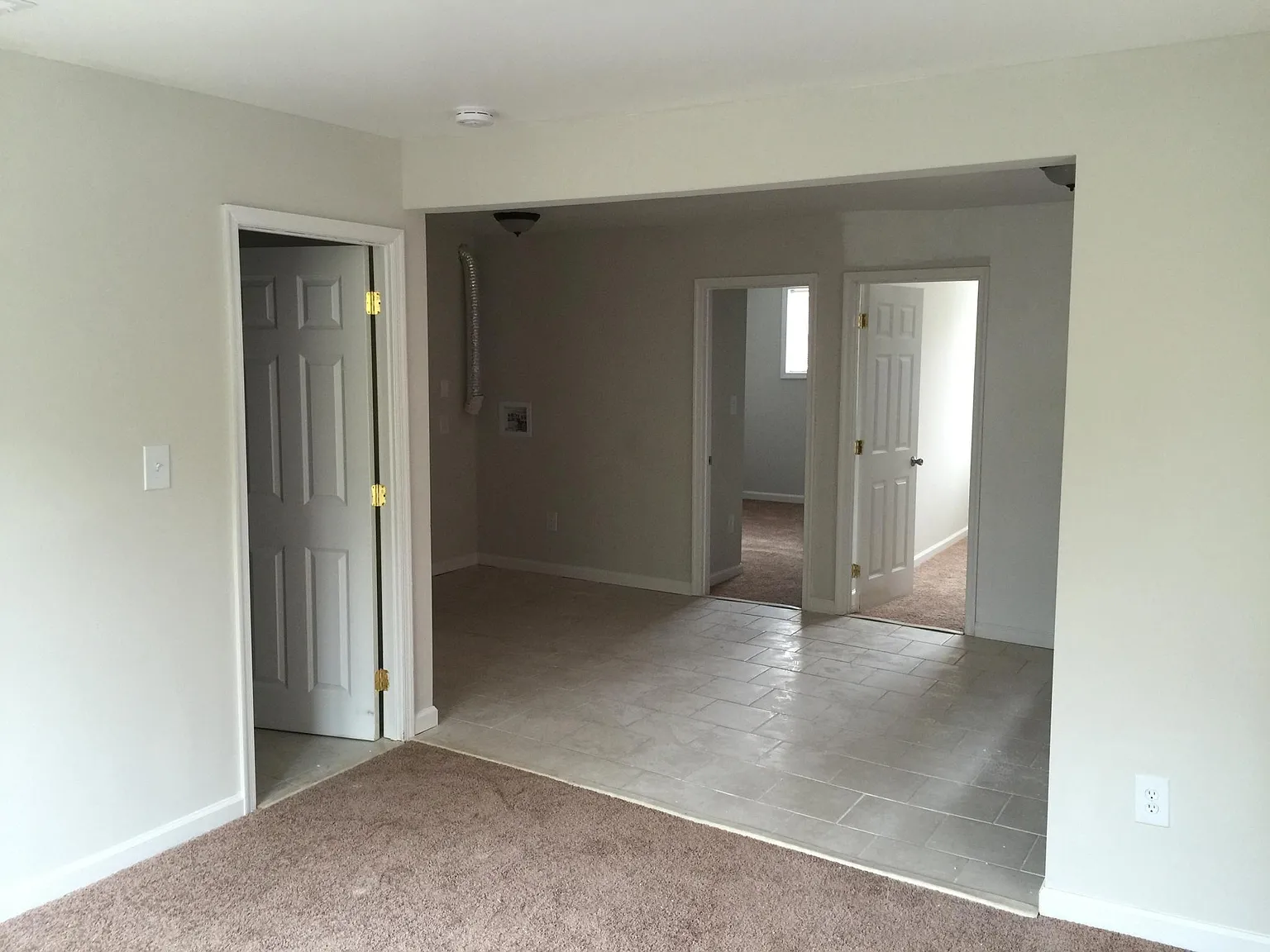 2 bed, 700 sqft, $1,300 — Photo 1