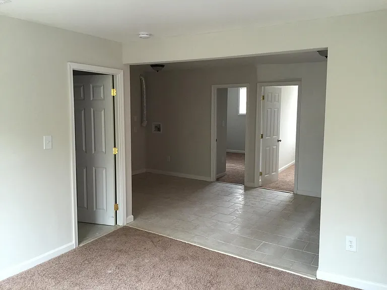 435 Lebaum St SE #4 — Photo 1