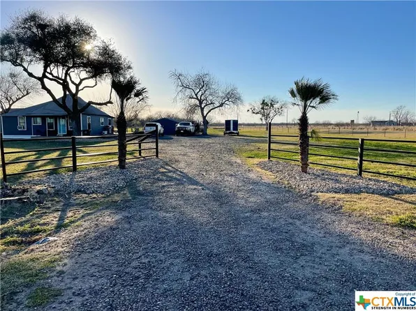 29 Morris Town Rd, Victoria, TX 77905