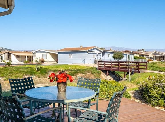 2nd image of 114 Poinsettia Gardens Dr