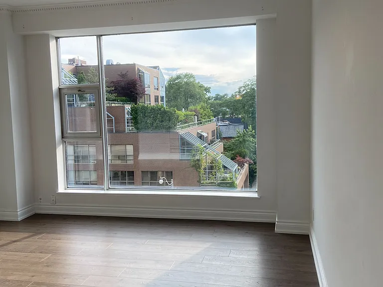 77 Avenue Rd #401 — Photo 7