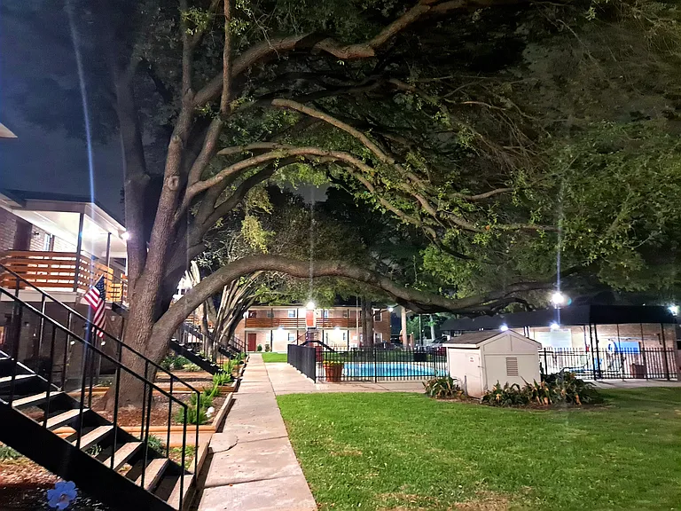 Hidden Park Apartments — Photo 12