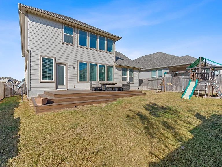 209 Birkshire Dr — Photo 31