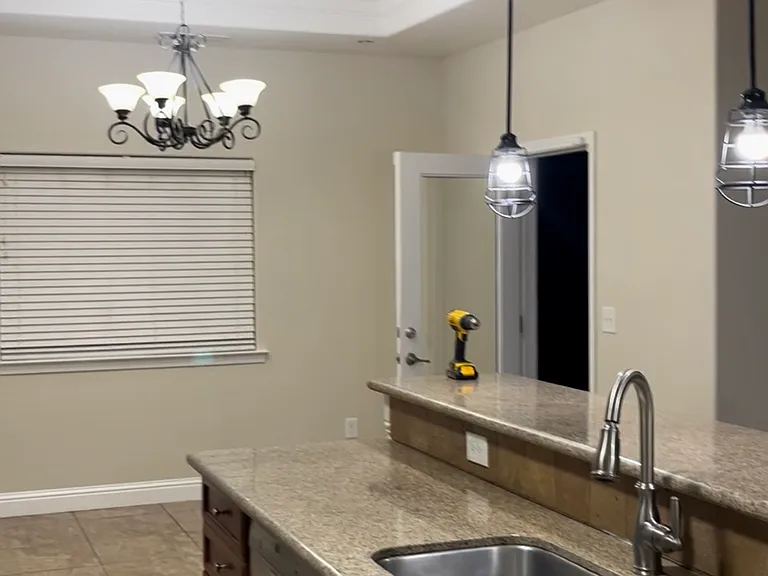 647 Ficklin Dr — Photo 6
