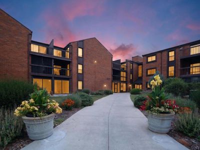 6100 W Stonehedge DRIVE #209, Greenfield, WI, 53220