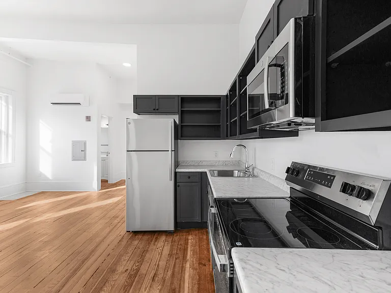 Cates Block Apartments — Photo 7