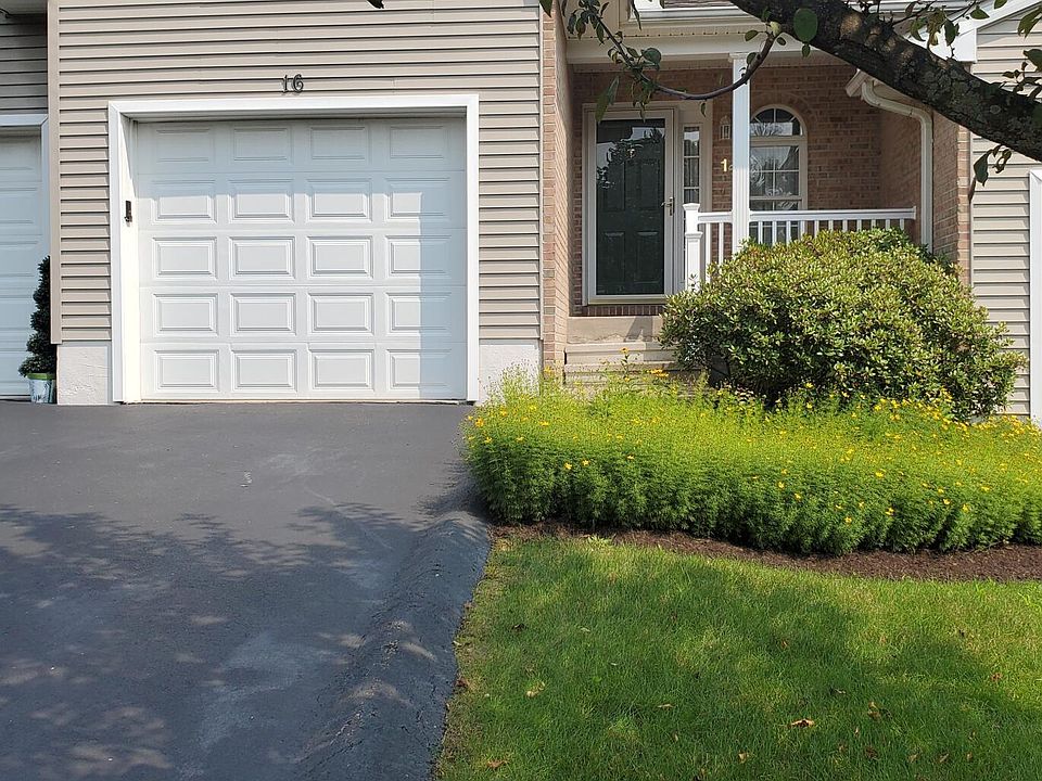 1st image of 16 Parkland Dr
