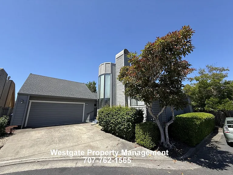 1453 Capri Ave — Photo 12