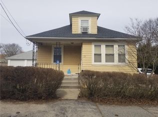 27 Hillcrest Ave, Pawtucket, RI 02860