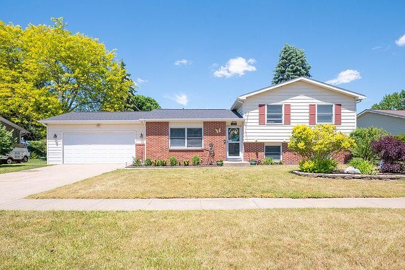 1st image of 1804 Woodland Dr