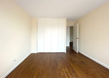 Rented by Coldwell Banker Warburg