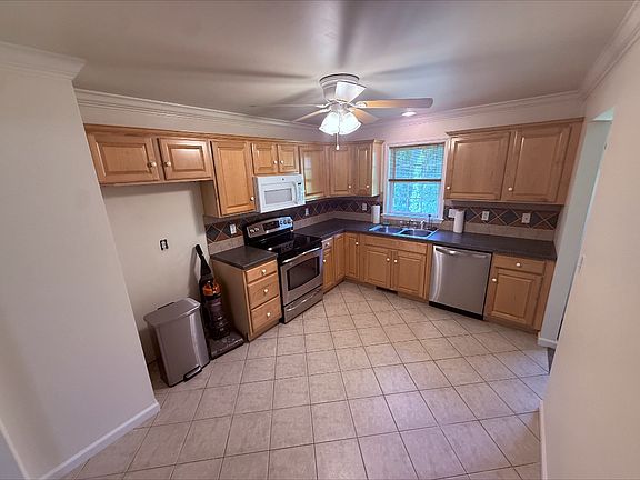 3rd image of 301 Summit Ave