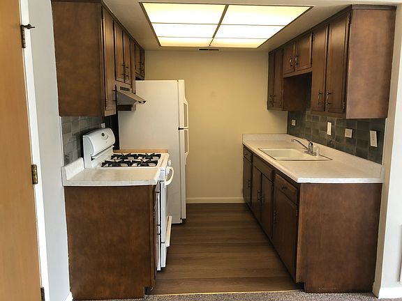 2nd image of 10232 S Kenton Ave APT 205