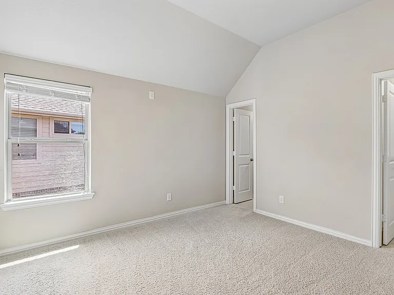 1828 Houghton Dr — Photo 43