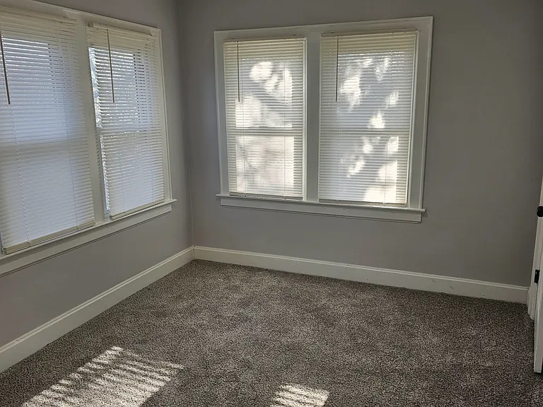 491 Townsend Ave — Photo 13