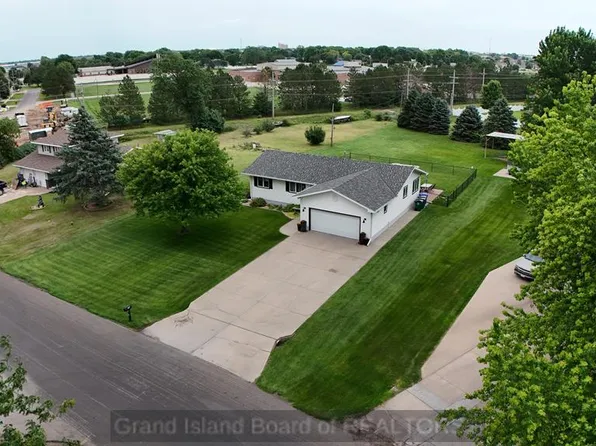 4211 Manchester Rd, Grand Island, NE 68803