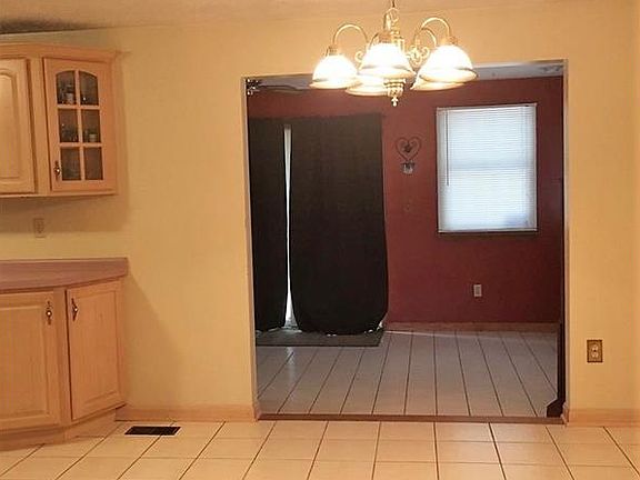 5th image of 407 Fairwood Dr