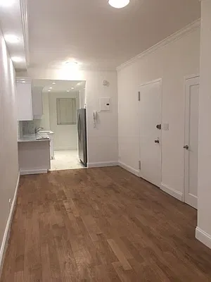 Rented by R New York | media 18