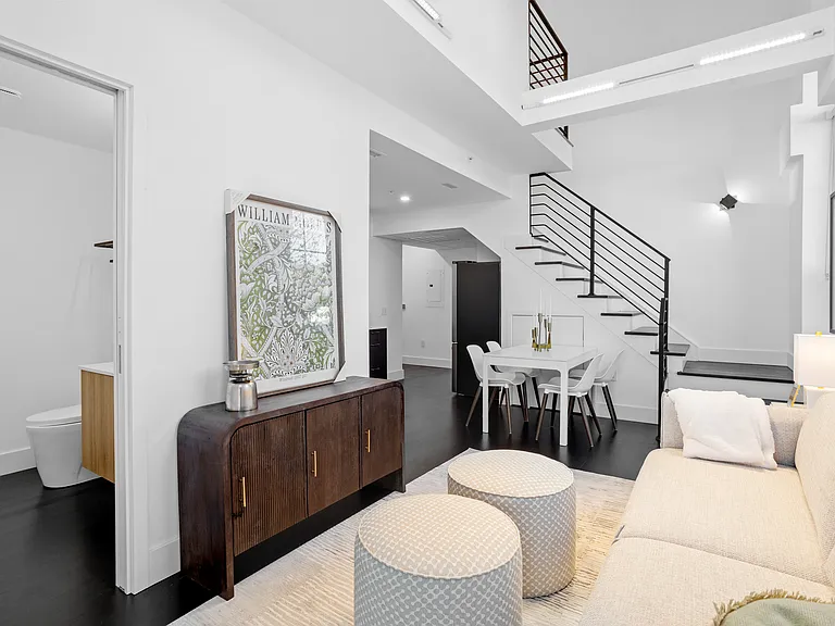 The Roe at Manayunk Apartments and Townhomes — Photo 24
