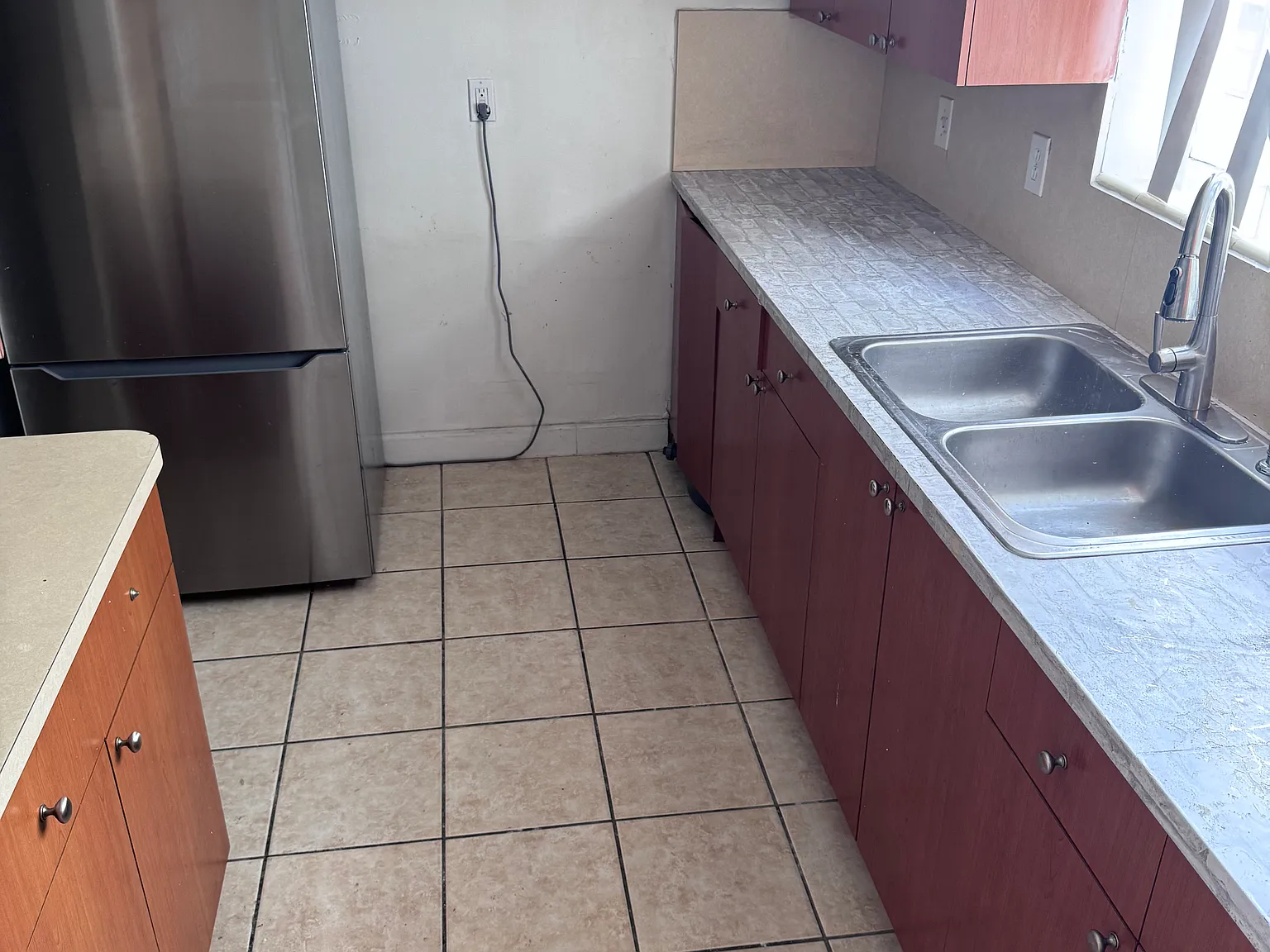 2 bed, 1100 sqft, $2,200 — Photo 1