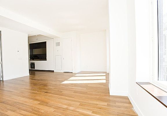 3rd image of 15 William St APT 16D