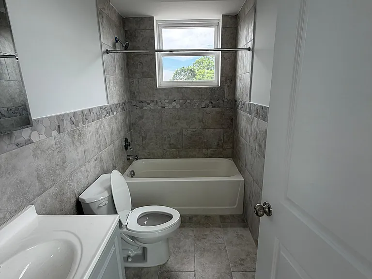 181 Munn Ave #2 — Photo 4
