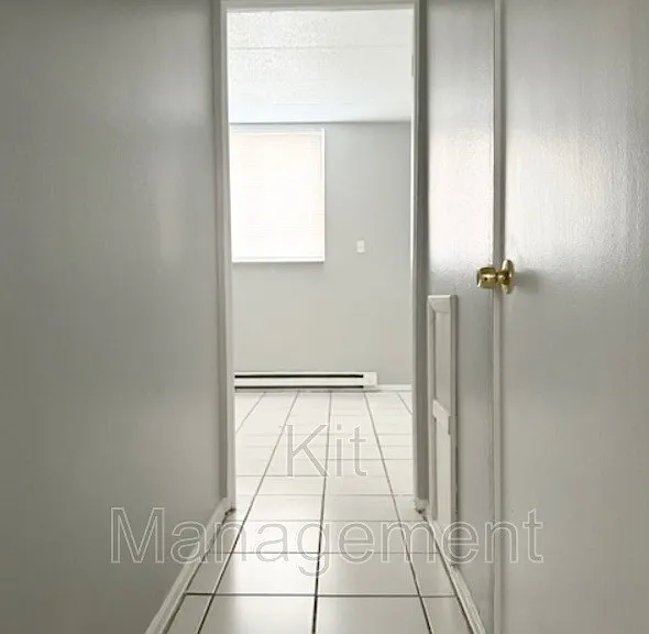 5722 Gay St — Photo 8