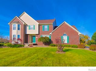 10439 Hastings Ct, Clarkston, MI 48348