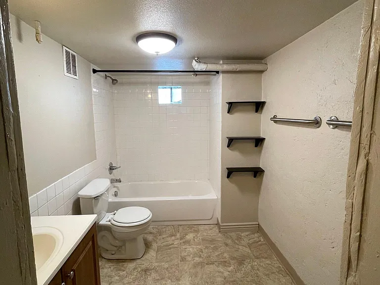 729 W 9th Ave — Photo 6